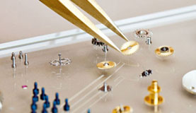 温州伯爵指定维修门店打开表壳